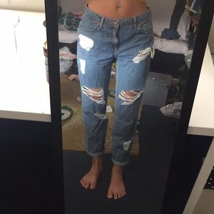 Distressed boyfriend jeans